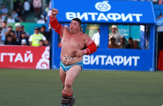 Э.Оюунболдын барилдах эрхийг 8 жилээр ХАСЛАА