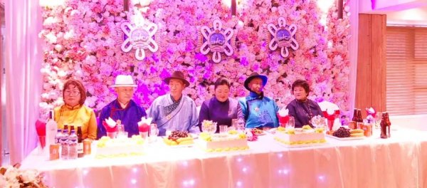 Алтан гадас одонгоор энгэрээ мялаасан ТҮК-ийн ажилчдын одонгийн найр боллоо