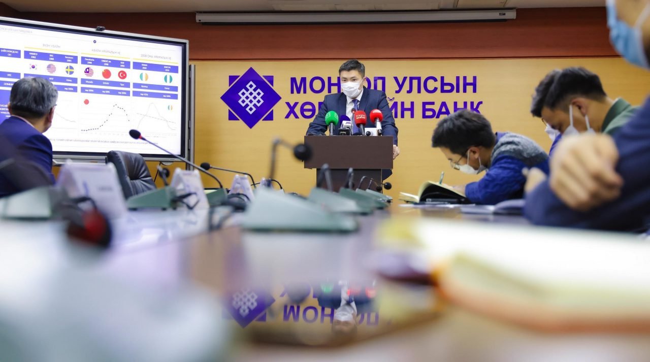 Хөгжлийн банктай холбогдуулж 10 хүнийг цагдан хориод байна