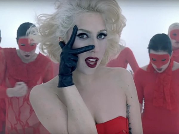 Дуучин Леди Гага АНУ-ын Цагаан ордны Соёл, урлагийн хорооны даргаар томилогджээ