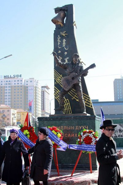 Ардчилсан хувьсгалын 26 жилийн ойн баярын мэнд хүргэе