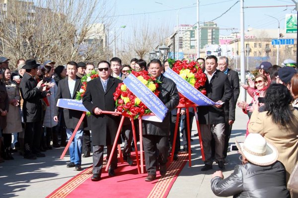 Ардчилсан хувьсгалын 26 жилийн ойн баярын мэнд хүргэе