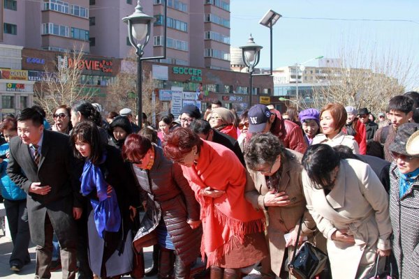 Ардчилсан хувьсгалын 26 жилийн ойн баярын мэнд хүргэе