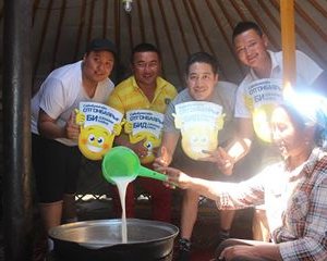 Увс аймагт УИХ-н 33-р тойрогт нэр дэвшигч Сайнбуянгийн Отгонбаярыг дэмжигчид нэмэгдсээрм