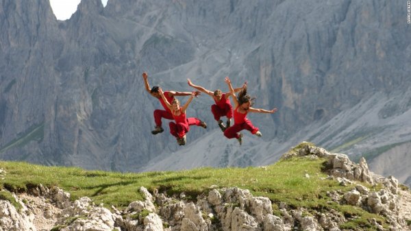 “Босоо бүжигчид” таталцлын хуулийг үл тоомсорлож байна 