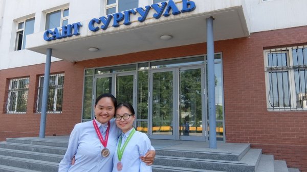 “САНТ” сургуулийн сурагчид ОЛОН УЛСЫН олимпиадаас эх орондоо ДӨРВӨН МЕДАЛЬТАЙ ирлээ 