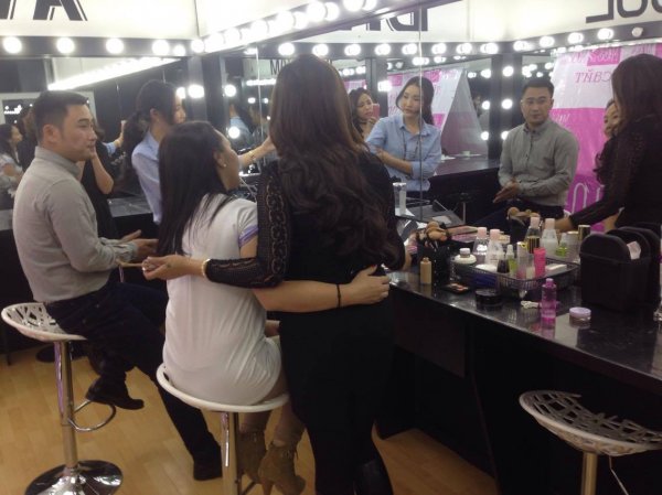 Та нүүр будаж чадах уу? live нэвтрүүлэг