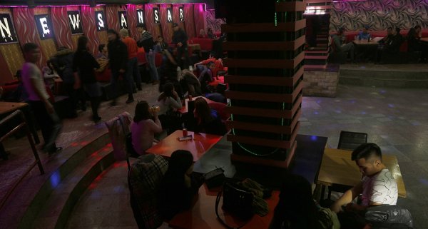 Сансар орчимд нийт 69 баар цэнгээний газар ажиллаж байна