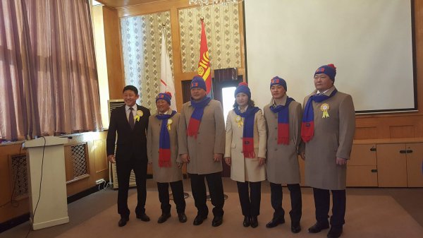 Паралимпийн баг тамирчин дасгалжуулагчдыг үдэж өглөө 