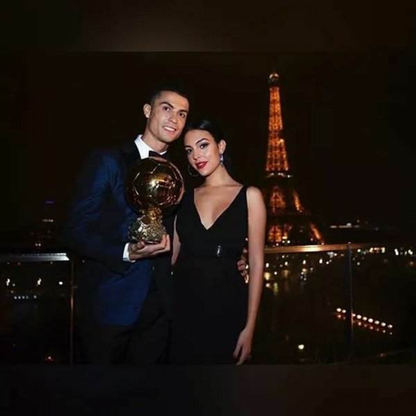 Фото: Кристиано Рональдогийн гэр бүлтэй танилц...