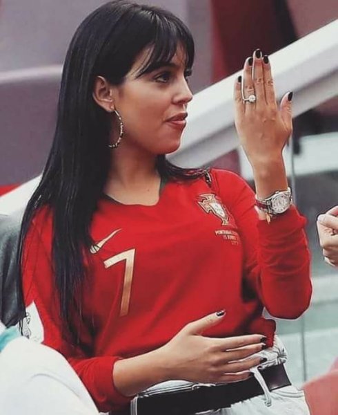 Фото: Кристиано Рональдогийн гэр бүлтэй танилц...