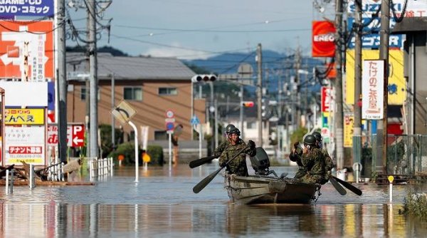 Японд үргэлжилсэн их аадар борооны улмаас хөрсний гулгалт үүсч 88 хүн амиа алджээ