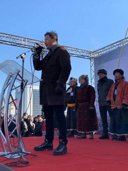 ФОТО: МАНАН ДЭГЛЭМИЙН ЭСРЭГ АРД ТҮМНИЙ ЖАГСААЛ /СҮХБААТАРЫН ТАЛБАЙ/