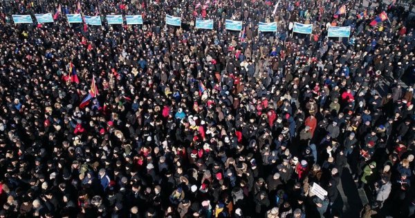 ФОТО: МАНАН ДЭГЛЭМИЙН ЭСРЭГ АРД ТҮМНИЙ ЖАГСААЛ /СҮХБААТАРЫН ТАЛБАЙ/