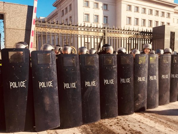 ФОТО: МАНАН ДЭГЛЭМИЙН ЭСРЭГ АРД ТҮМНИЙ ЖАГСААЛ /СҮХБААТАРЫН ТАЛБАЙ/