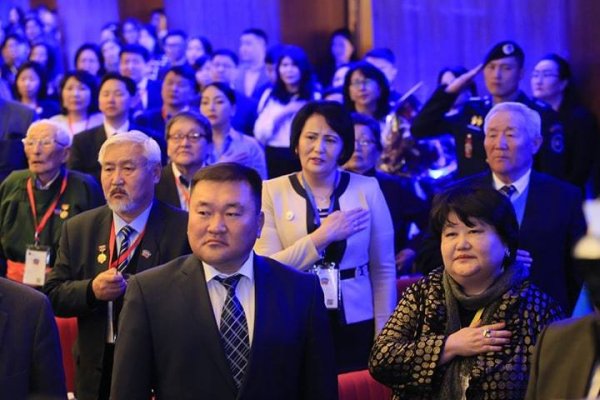 Монголын багш нарын VII их хуралд 22-91 насны 800 төлөөлөгч оролцож байна