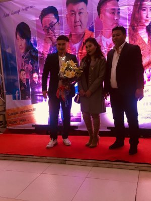 “Цуурхал” кино үзэгчдийг байлдан дагуулж байна