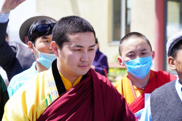 НАРО БАНЧЭН ГЭГЭЭНТЭН ТАВАН АЙЛД ӨРГӨӨ ЦАГААН ГЭР ӨРГӨЛӨӨ