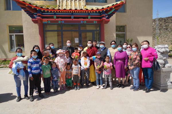 НАРО БАНЧЭН ГЭГЭЭНТЭН ТАВАН АЙЛД ӨРГӨӨ ЦАГААН ГЭР ӨРГӨЛӨӨ